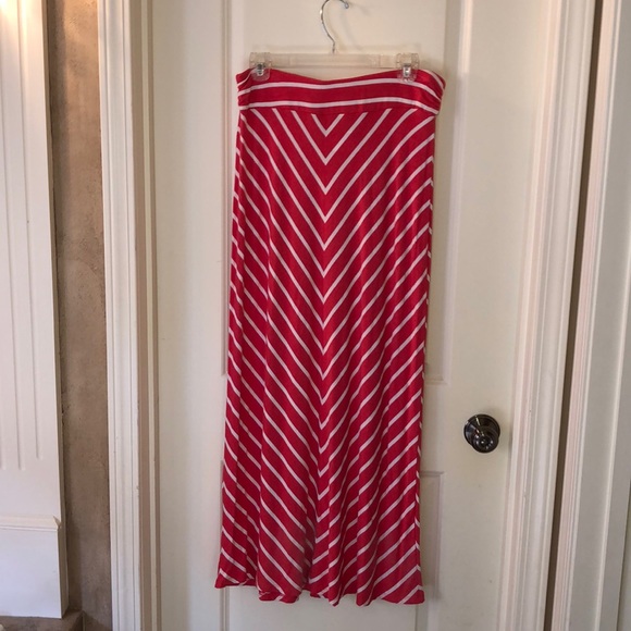 Liz Claiborne Dresses & Skirts - Liz Claiborne coral and white knit skirt